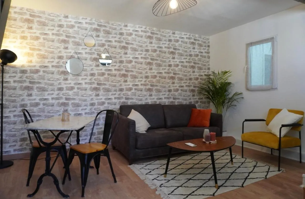 Appartement En Plein Centre Avignon Apartment